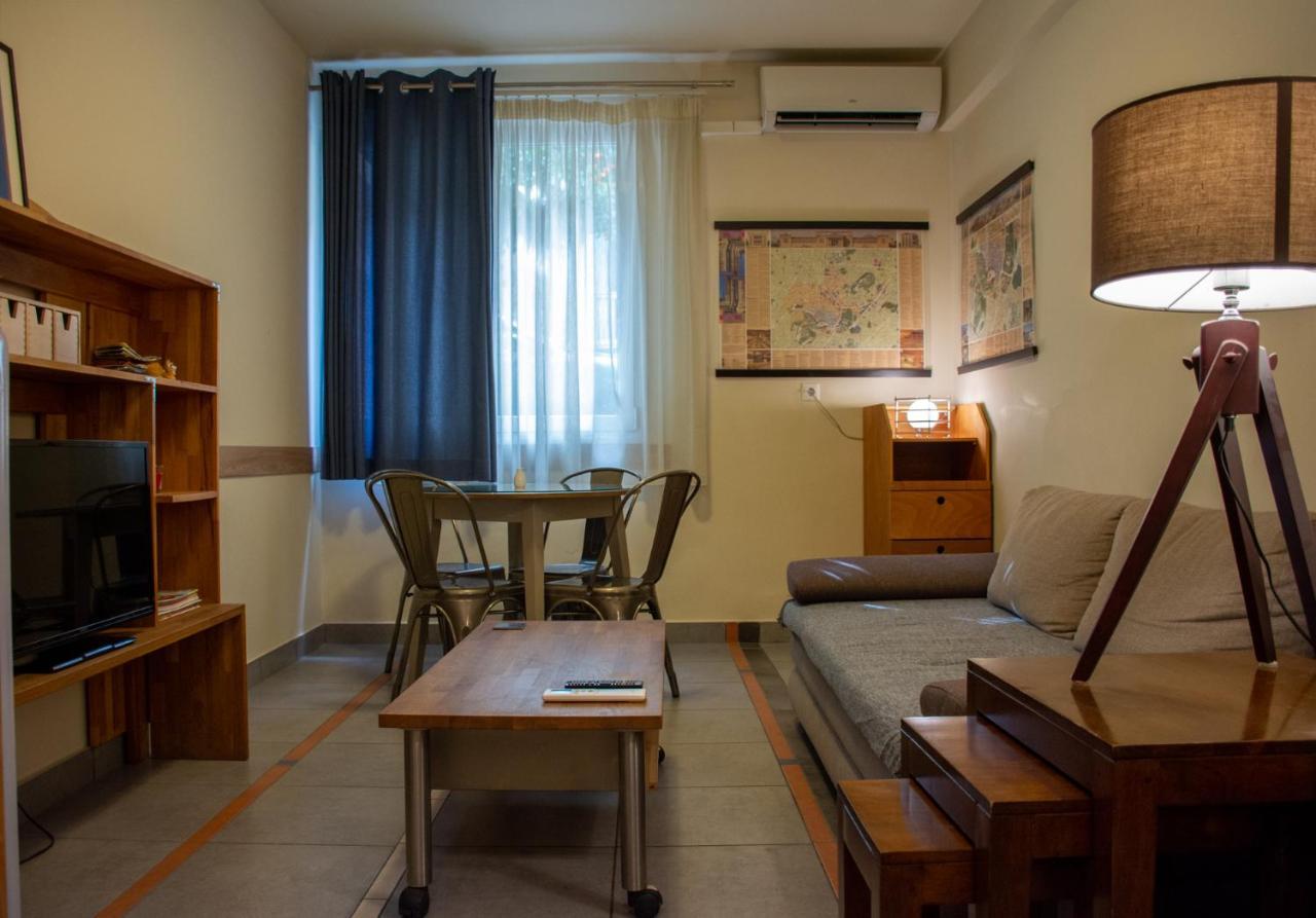 Handcrafted Unique Flat, 200M From The Acropolis Athènes Extérieur photo